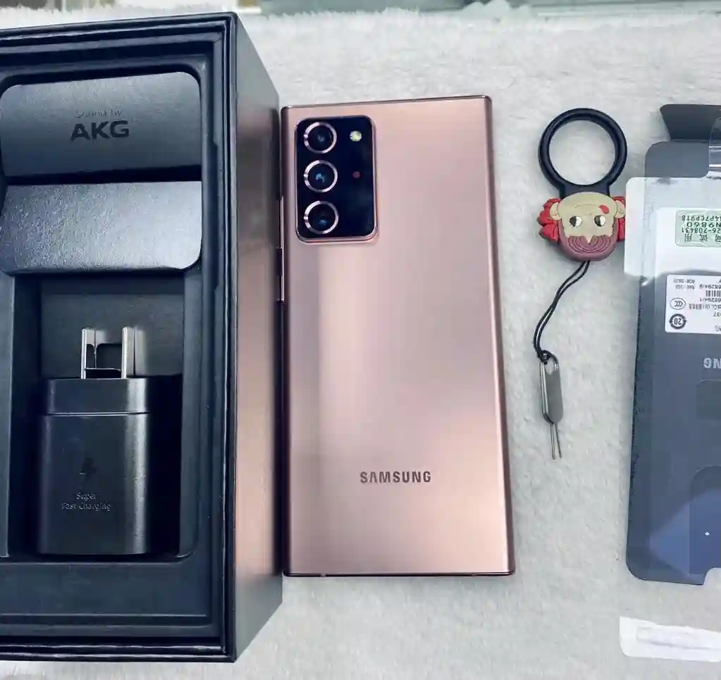 性价比最高的安卓机皇？5500元的三星Note20U上手体验