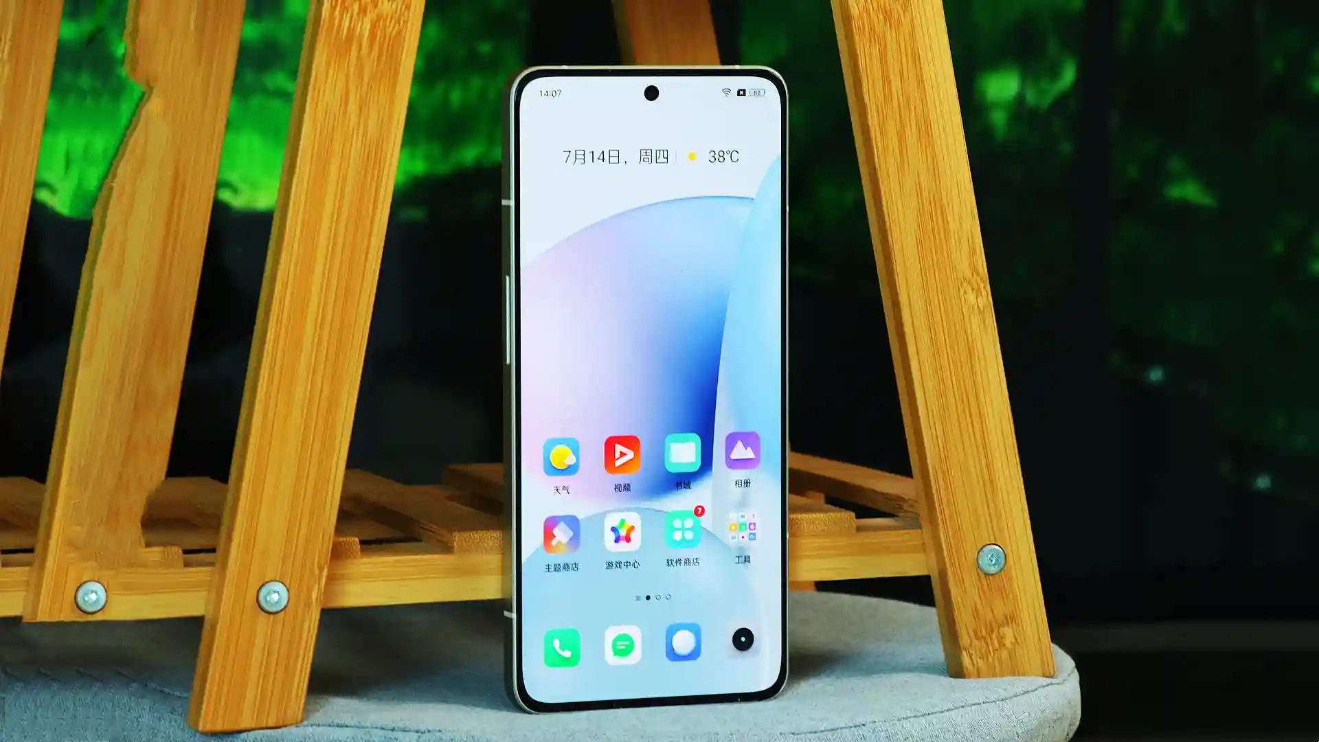 上市9个月跌至2099元，256GB+5000mAh+IMX766，影像旗舰售价亲民