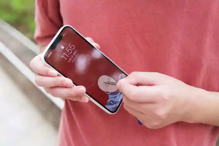 钥匙会刮花手机屏幕，是真的咩？