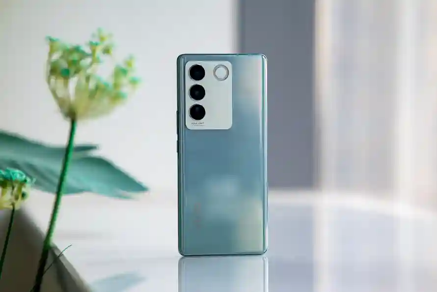 vivo S16 Pro测评：有颜值有性能，自拍还有光！