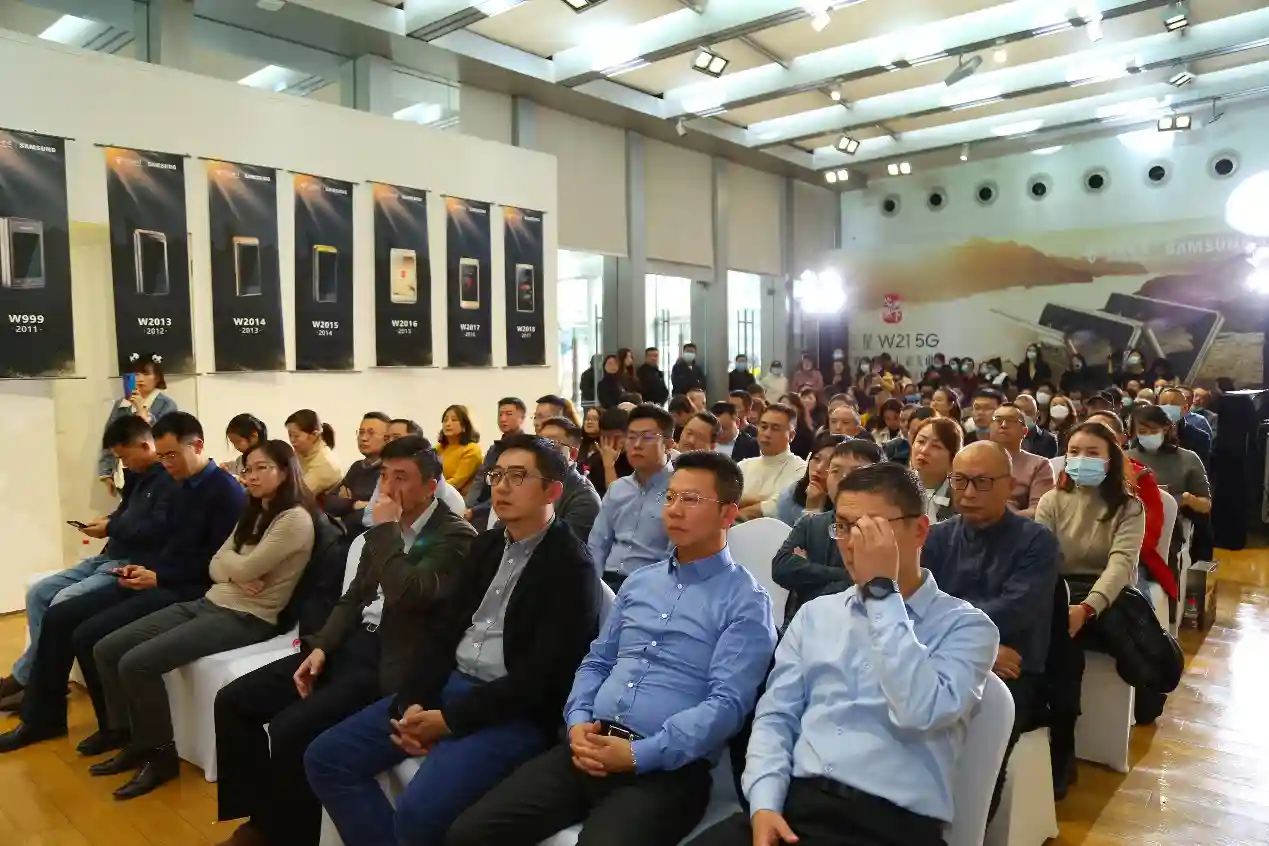 勇者无畏  仁者无疆  心系天下三星W21 5G新品品鉴会及四川首销仪式在成都圆满举行