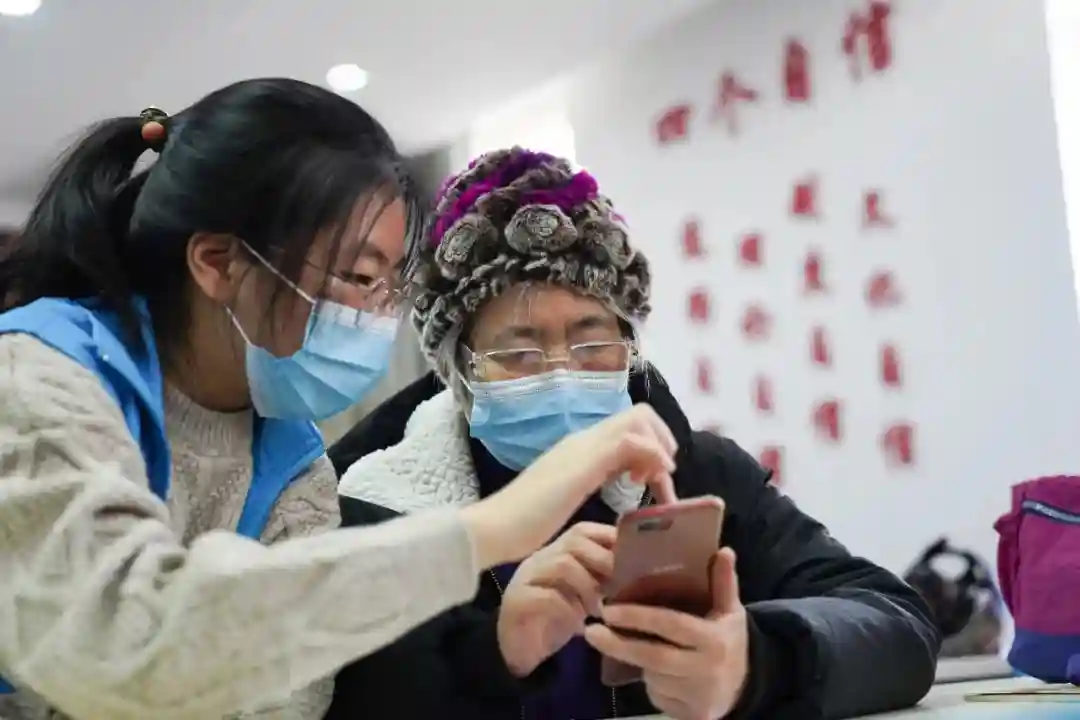 适合老年人使用的三款手机，性能强续航也不错