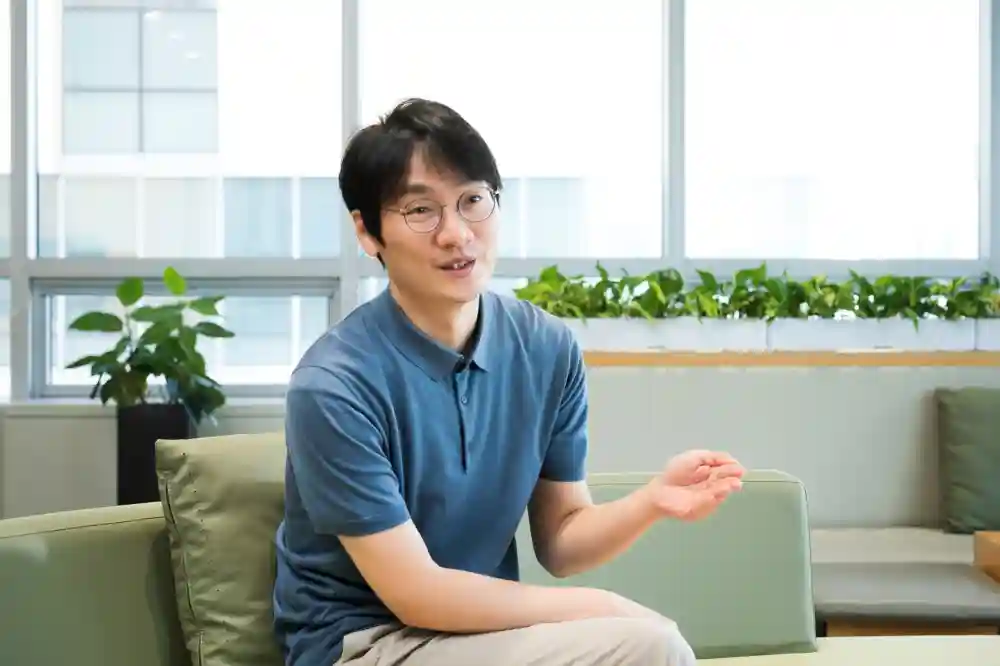 三星展示新型OLED皮肤贴片：可承受高达30%的皮肤延伸