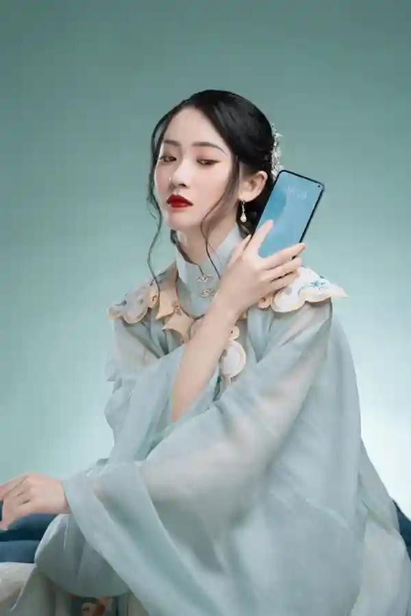 魅族17因汉服美女爆火，网友：告诉老外，啥是中国风审美