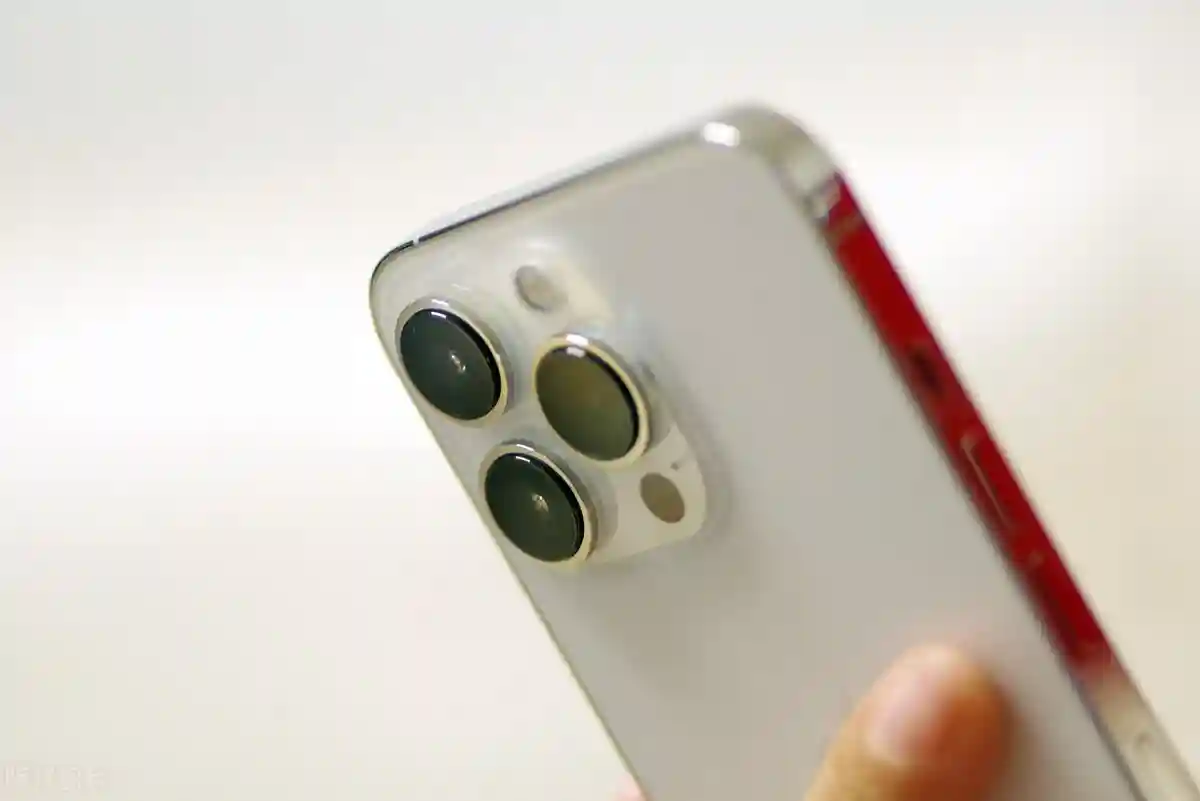 网友：iPhone13Pro用了两周后，想和大家说三个字