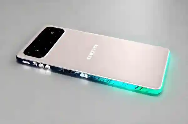 三星宣布正在开发外形独特的AI手机：摆脱方正造型