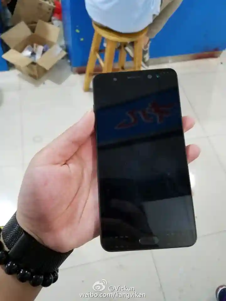 直屏+直后盖？三星Note7工程机曝光