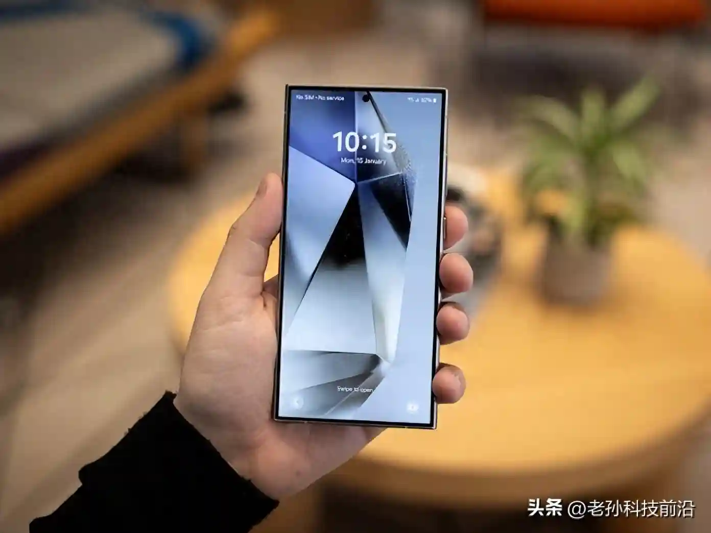 三星Galaxy S25 Ultra蓝色在泄露图片中看起来非常灰色
