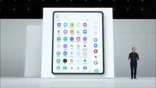 速递｜三星版"平行视界"？Galaxy Z Fold 3自带分屏视图功能