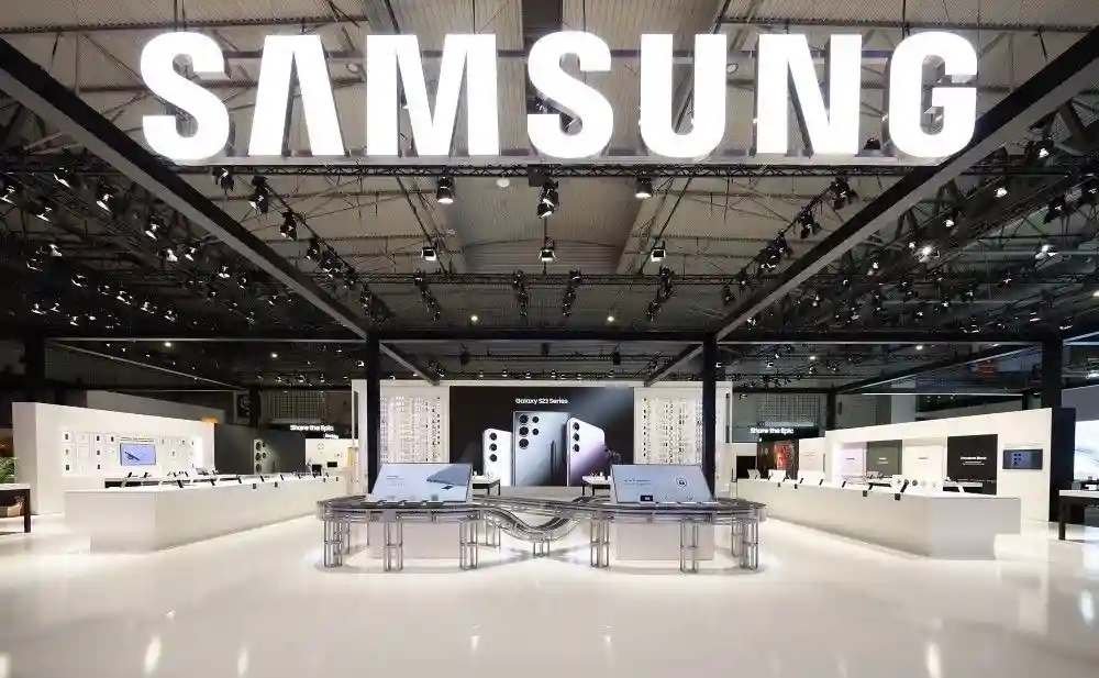 MWC 2023：三星搬来“手机墙”，强调可持续发展