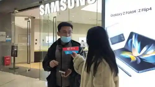 【小里帮忙】按键失灵，手机黑屏，男子花上万元购买三星手机问题不断