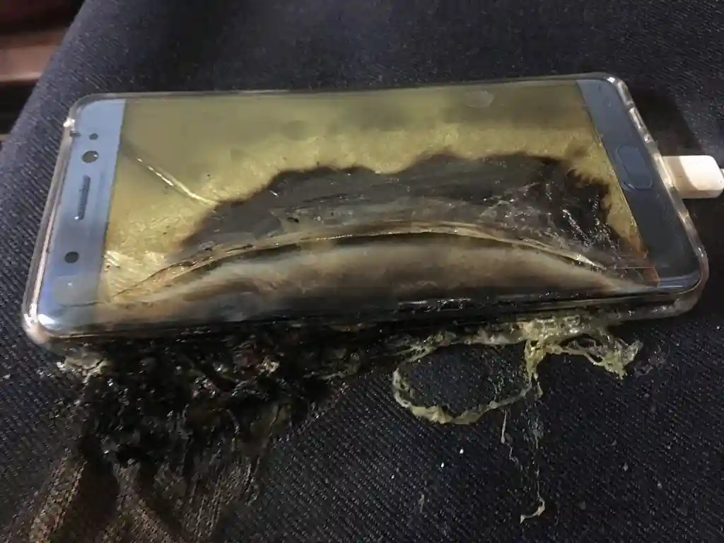 爆炸、碎屏 最好手机三星Note 7还让人爱？