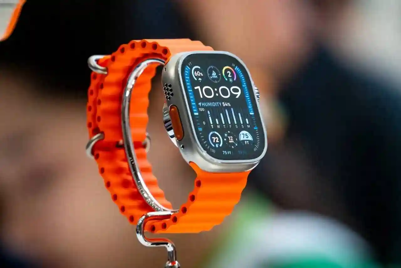 Apple Watch Ultra 3 爆料：除了久等的血压检测，还有卫星短信