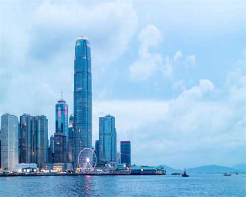 三星手机刚开机就炸了 还好老父亲当过兵反应快